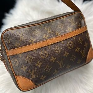 SOLD***Authentic Pre-Owned LOUIS VUITTON TROCADERO 27 CROSS BODY BAG MONOGRAM